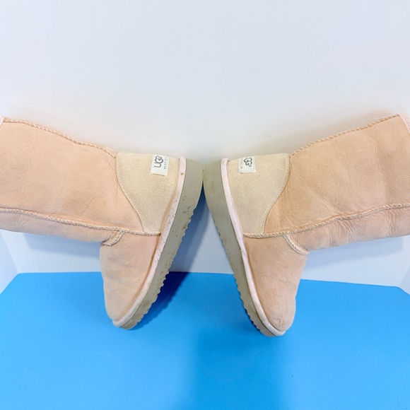 UGG Classic Tan Winter Boots Size Women 7 - Picture 13 of 14